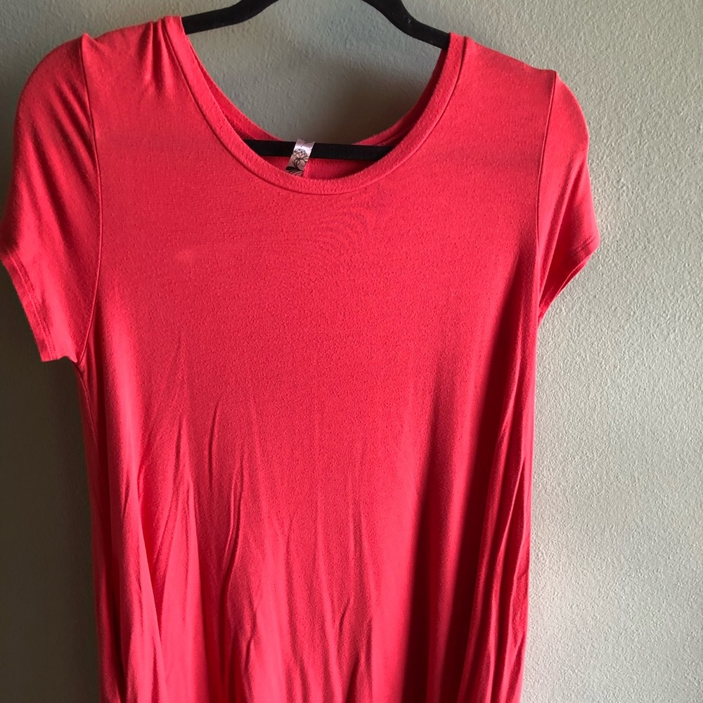 Coral shirt with pockets
